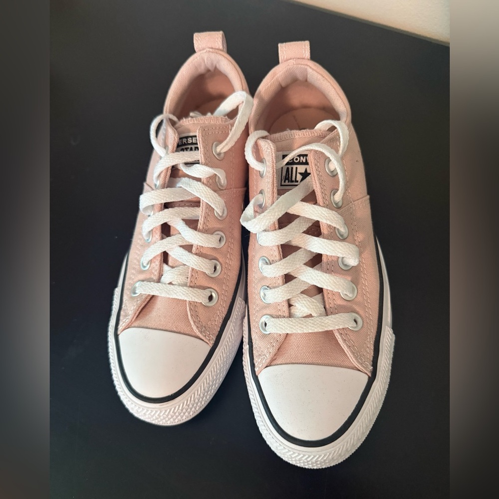 NWOT blush rose converse low top sneakers